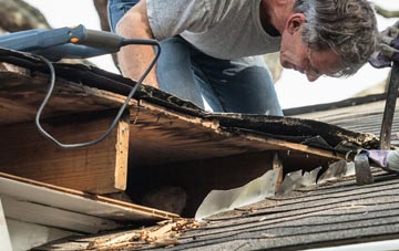 common causes of Upper Ochrwyth fascia damage